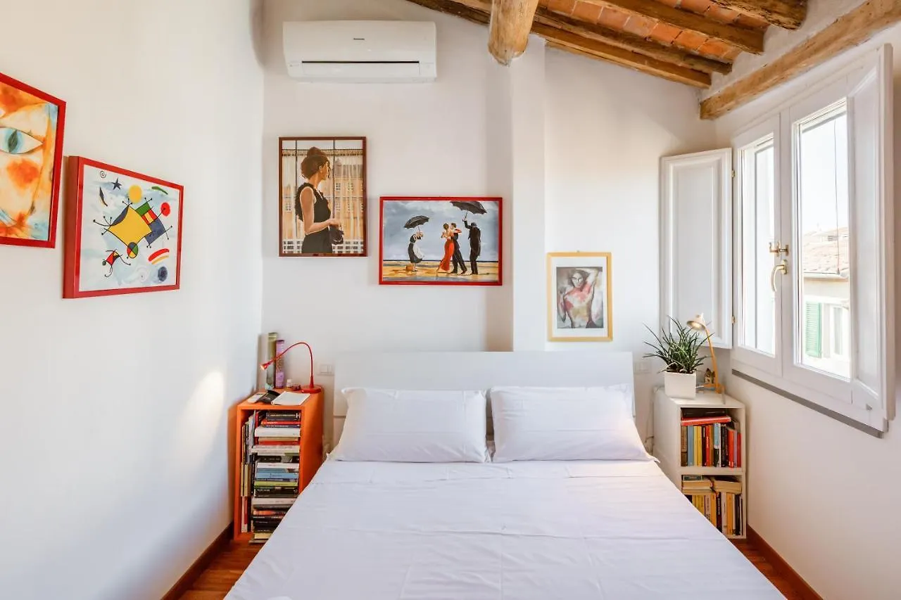 Piazza Dei Cavalieri Orange Attic Apartment Pisa
