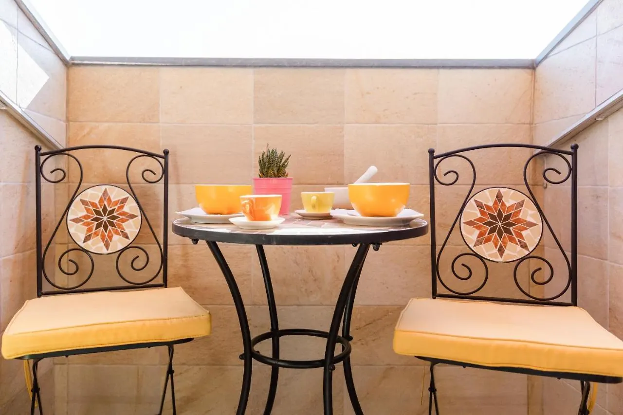 Piazza Dei Cavalieri Orange Attic Apartment Pisa