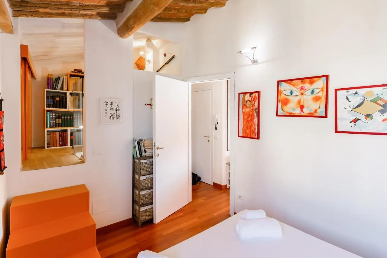 Piazza Dei Cavalieri Orange Attic Apartment Pisa